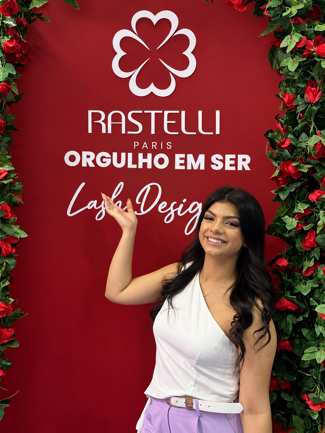 Yasmin Chiarati, especialista em cílios e sobrancelhas